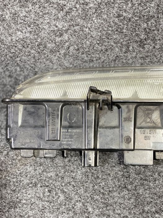 Luz de circulação diurna . Renault Clio IV
