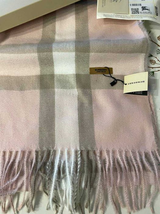 Шарф Burberry в клітинку рожевий