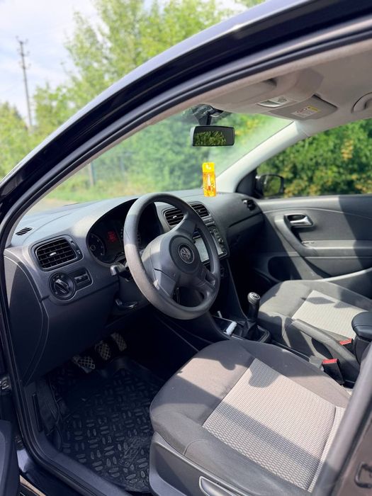 Volkswagen Polo    2011