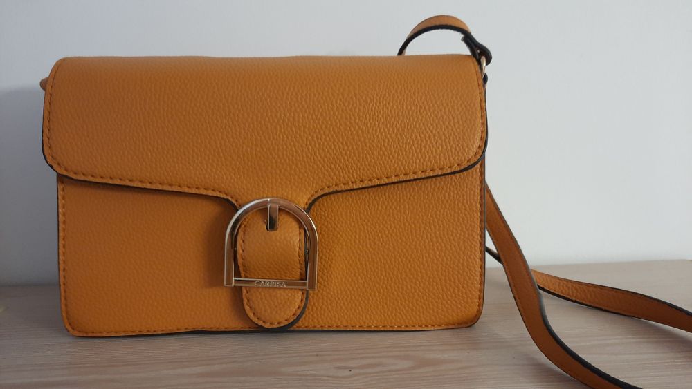 Сумки від Caprisa