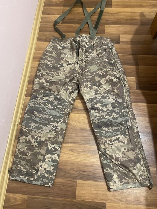 Продам теплі військові штани розмір на фото
