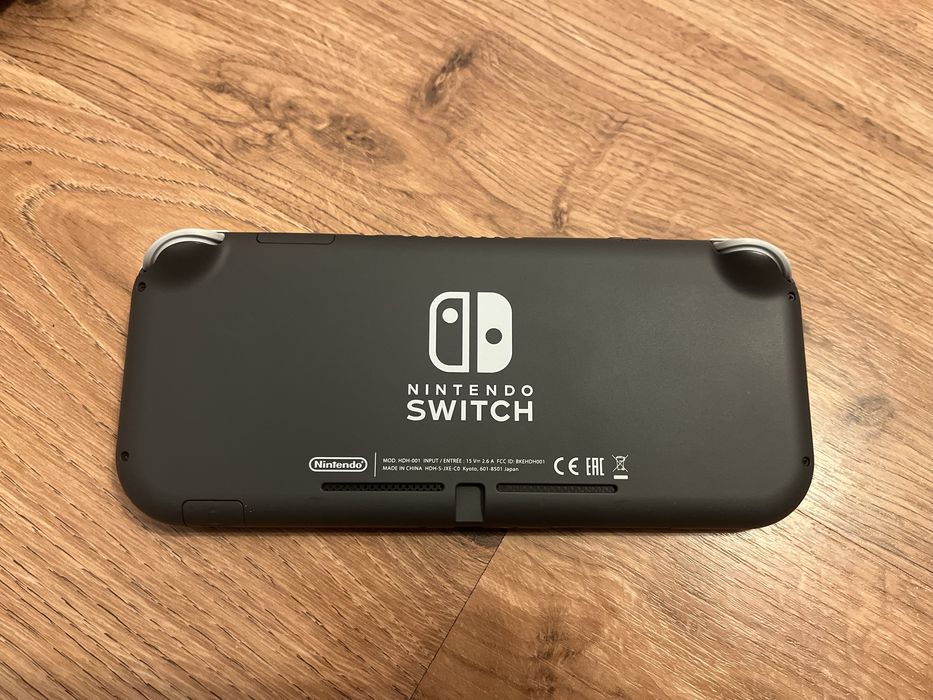 Nintendo Switch Lite +fifa 24