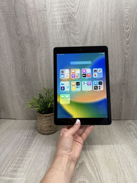 iPad 5, 32 GB, Wi-Fi