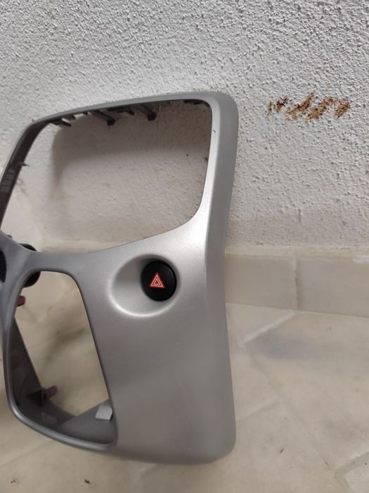 Moldura radio Peugeot 108 Citroen C1 Toyota Aygo