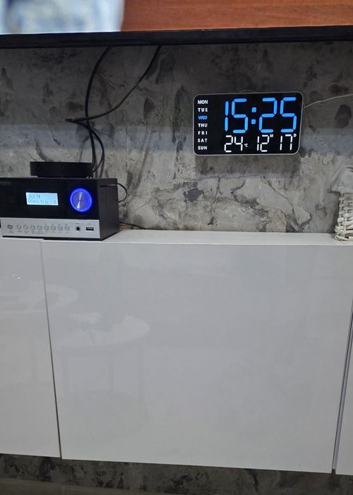 Duży Zegar cyfrowy z temperaturą ,datą  wieszany nowy