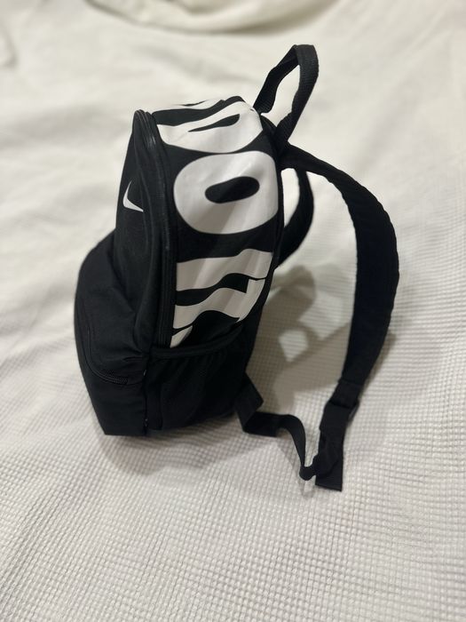 Спортивні рюдзаки Nike та Puma