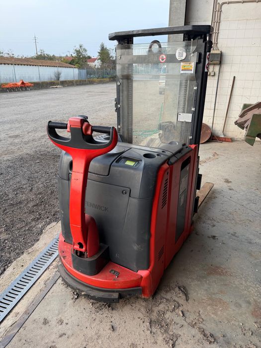 Porta paletes contra pesado marca Linde