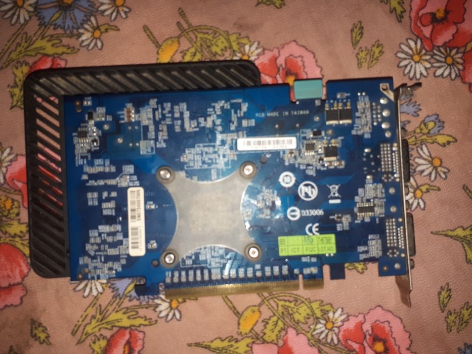 Видеокарта  nvidia gt 8600 512mb
