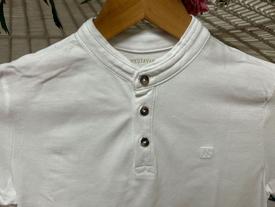 Polo branco simples para rapaz