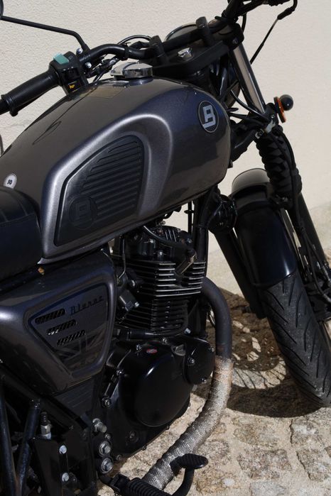 Bluroc Legend 125 Café Racer 2021 – 10.100 km – Estado impecável
