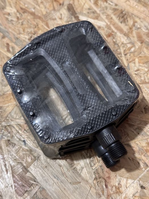 Nowe pedały platformowe BMX / Dirt / MTB (Czarne, Gwint 9/16")