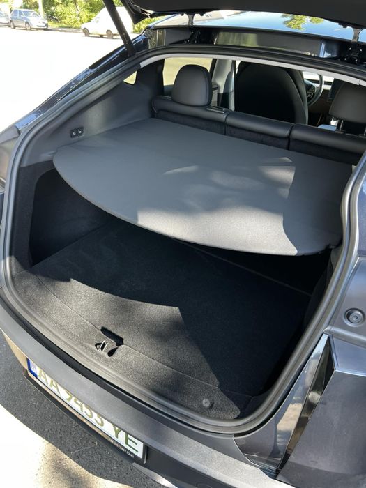 Продам Tesla model Y.