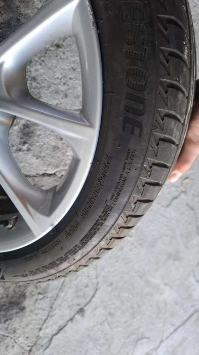 Oryginalny Komplet Kół BMW 18" - V-Spoke + Opony Letnie Bridgestone