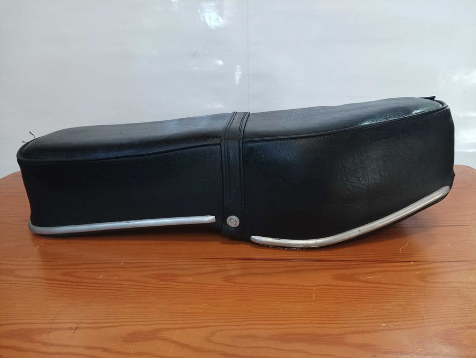 SHL M11 - siedzenie - kanapa - czarne - Nr 1 - (MK)