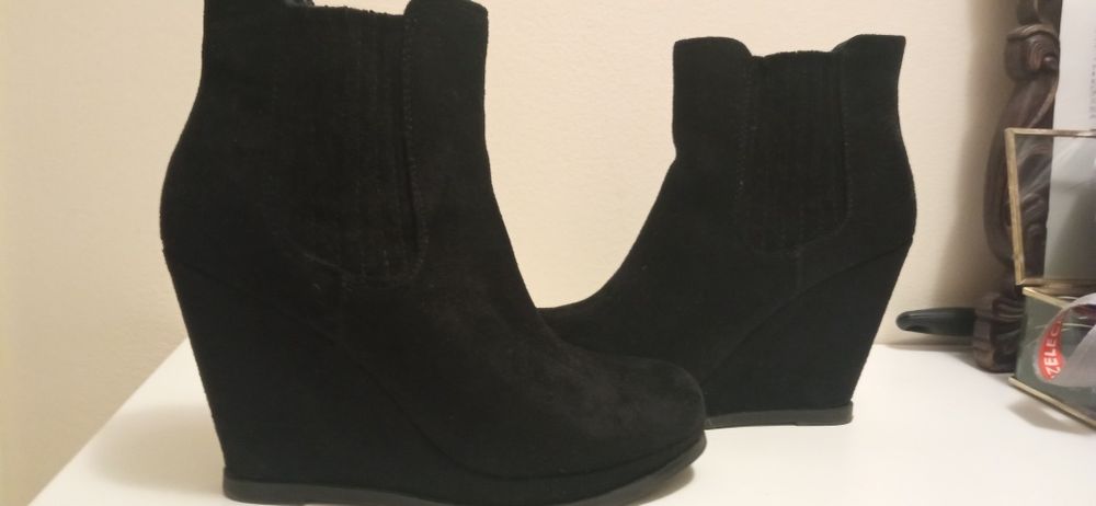 38 Buty czarne zamszowe Jenny Fairy