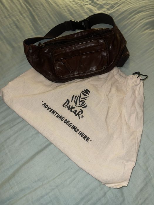 Vintage leather fanny pack from Dakar Rally (Casa das Peles)