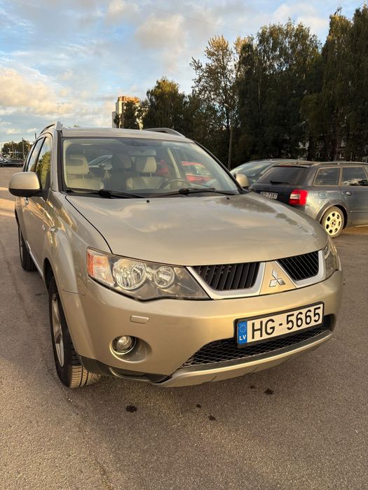 Mitsubishi Outlander XL 2.4