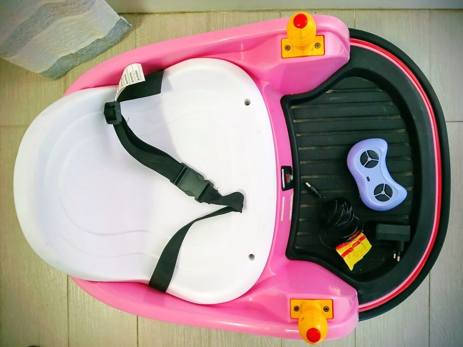 Carrinho de choque com música e comando