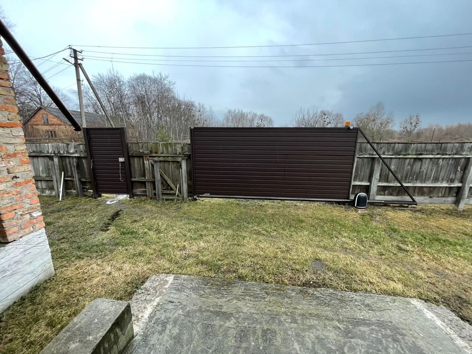 Новий будинок з лазнею біля Дніпра