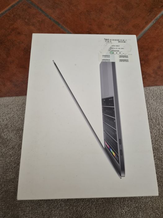 MacBook Pro 13" (2019) – Space Gray – Com Caixa Original