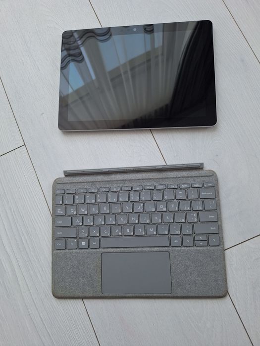 Планшет Microsoft  redmond surface