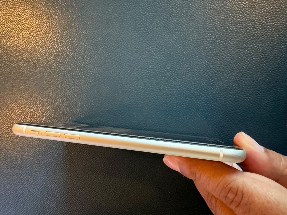 IPhone 11 branco 128G