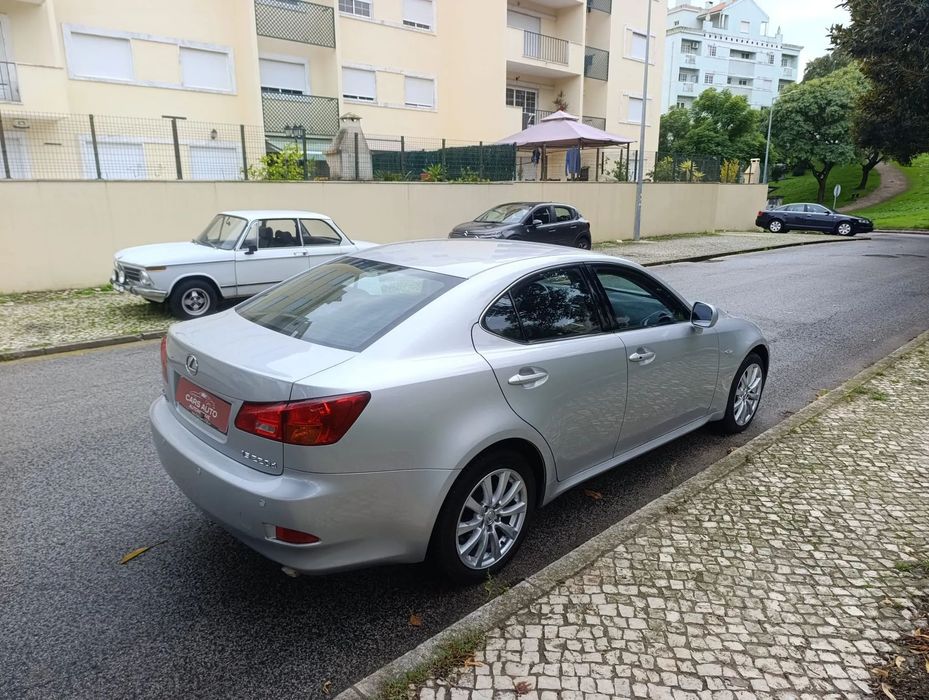 Lexus IS 220