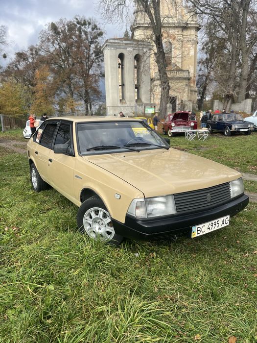 Машина обслужена, розхідники замінені.не гнила.
Стоїть сигналізація,музика.
Салон чистий
Майже вся в рідній фарбі
Переоформлення
