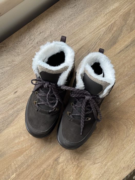 Botas térmicas quentes e confortáveis