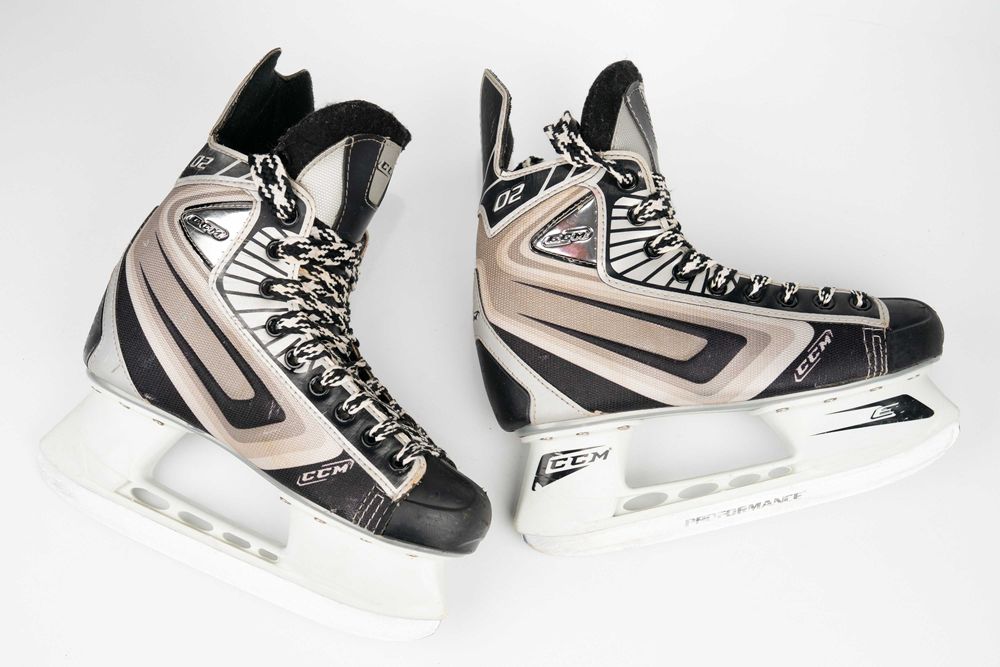 Хокейні ковзани CCM Vector 02 професійні коньки 37 розмір