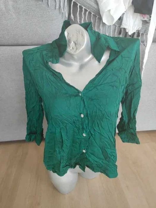 Camisa Verde Esmeralda com Textura Crinkle – Versátil e Prática atelier91