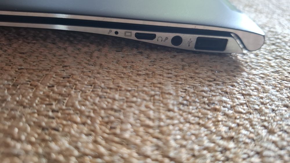 Lekki Laptop Ultrabook Samsung Series 9 | Intel i7 | 512 GB SSD | Windows 11 | Zasilacz