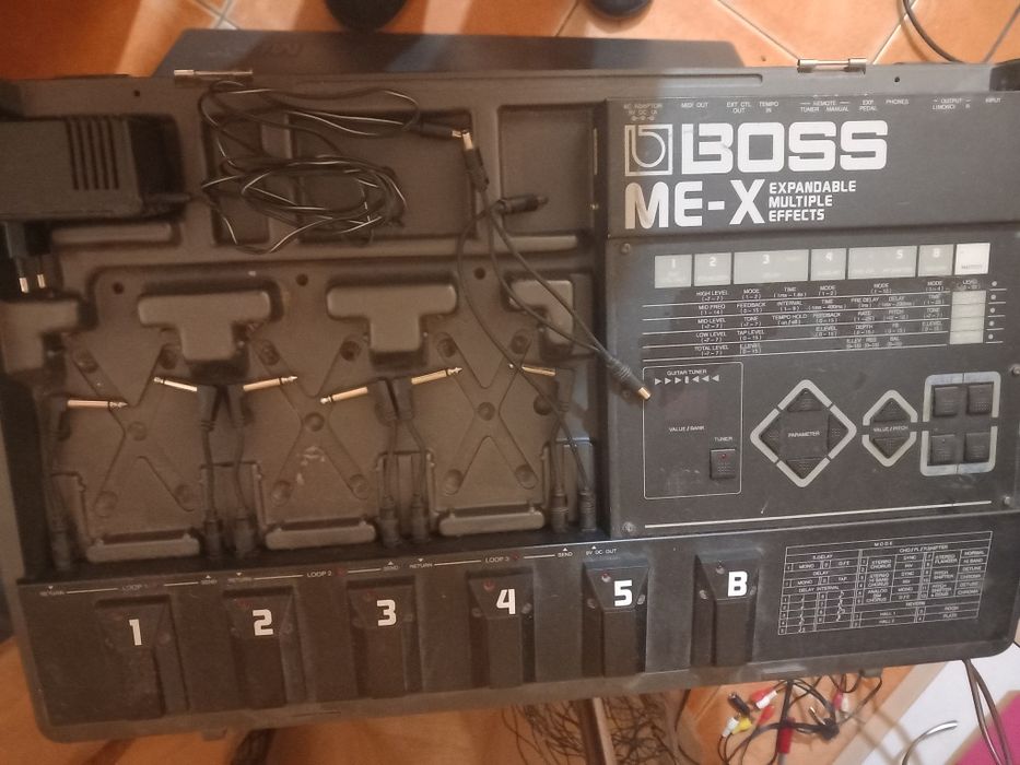 Pedaleira de efeitos rara!BOSS ME-X