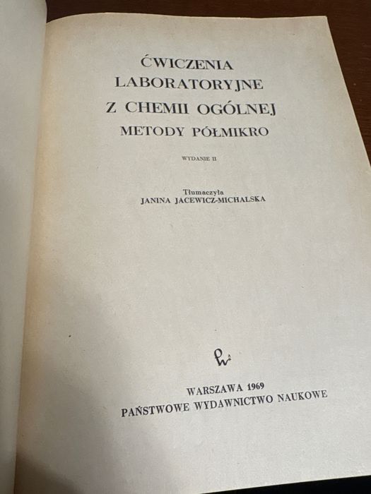Ćwiczenia laborat. z chemii ogólnej, metody półmikro. Praca zbiorowa.