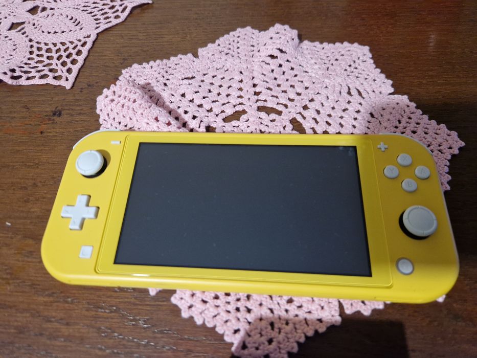 Nintendo Switch Lite Yellow