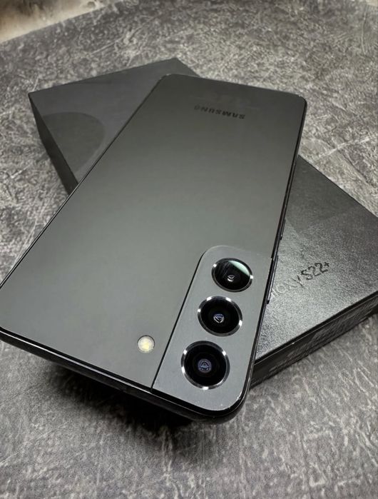 Samsung s22+ 8/256
