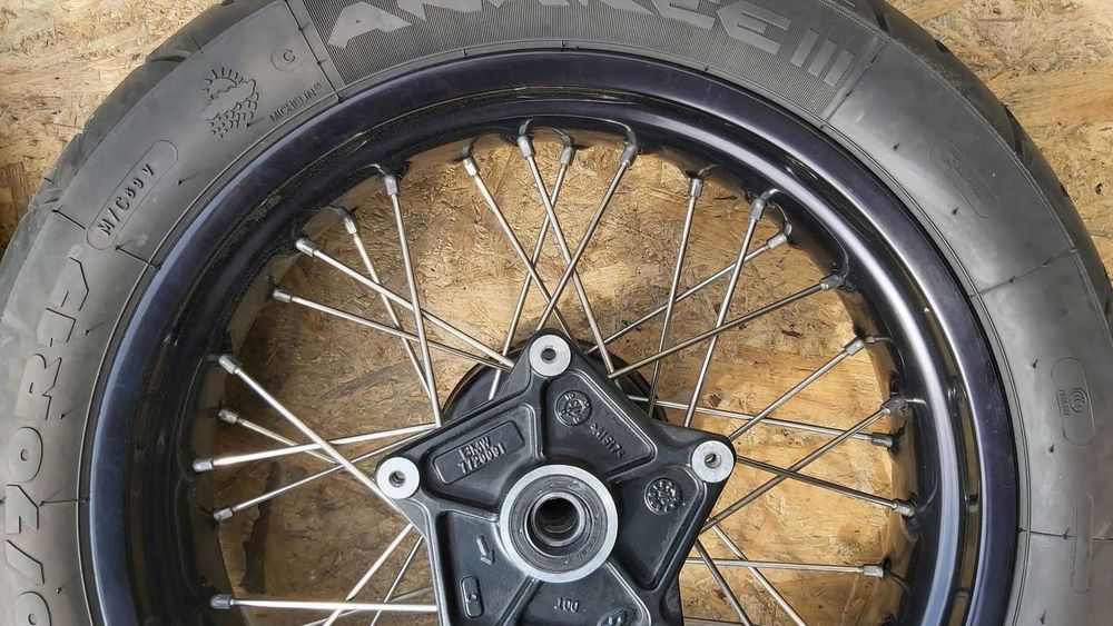 Kolo  felga F800gs 2015r   sprzedajemy  razem  z  opona