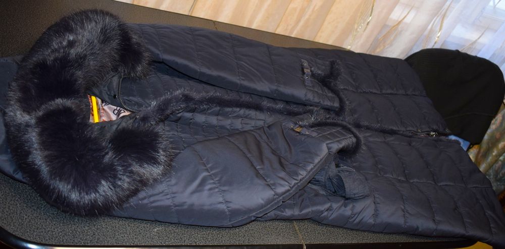 Пуховое стильное пальто не тяжолое