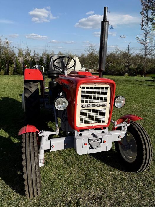 Ursus C 330M  Ursus C 330M