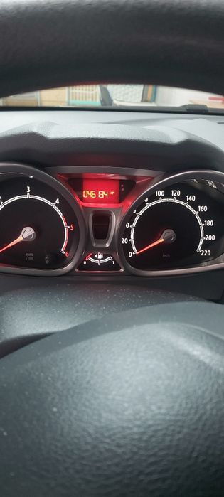 Ford Fiesta Titanium 1.4 Tdi 2010 foto 5