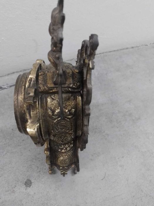 Relogio de mesa em metal