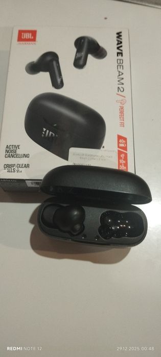 Продам наушники JBL wave beam2