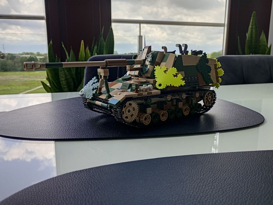 Cobi MOC Nashorn 1:28 pełne wnętrze