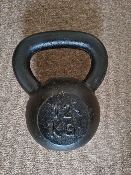 Kettlebell żeliwny 12 kg