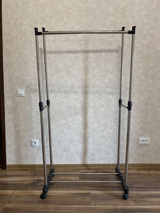 Вішалка для одягу та підставка для взуття