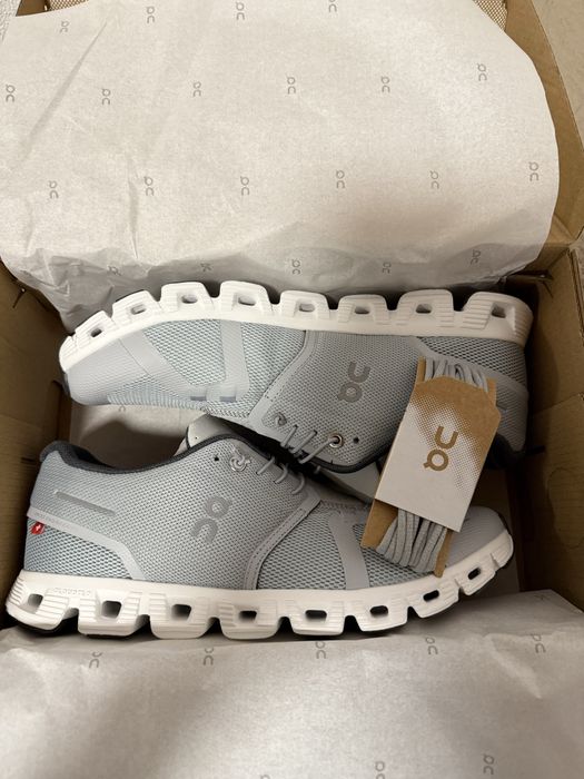 Sapatos On running cloud 5 brancos 42