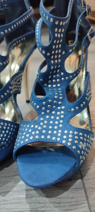 Szpilki, buty na wysokim obcasie, platformie