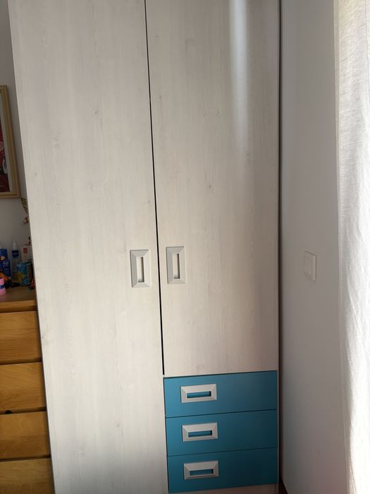 Cama beliche criança + armario + estante