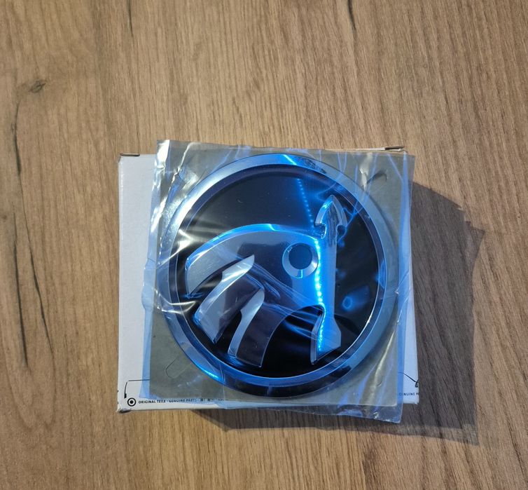 Nowy Oryginalny Emblemat Logo Znaczek Skoda Niebieski Maska/Klapa