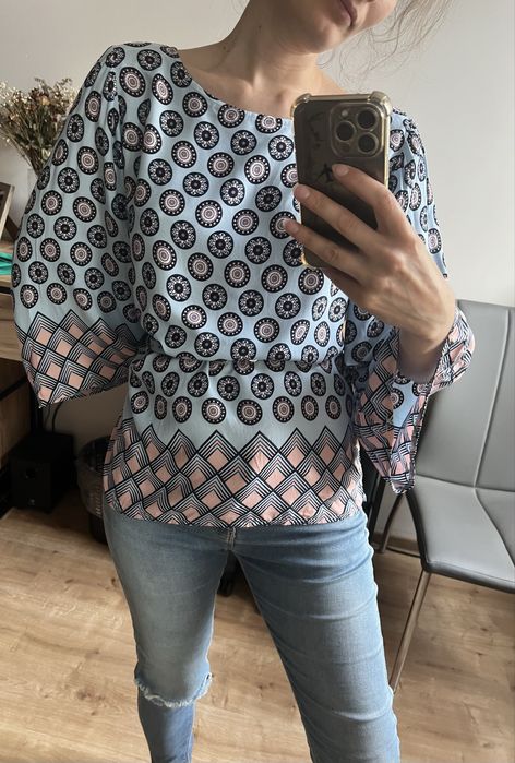 Nowa bluzka zwiewna z geometrycznym wzorem grey wolf